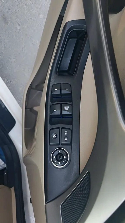 Hyundai Elantra GLS 2015 GCC Specs - Well Maintained-4