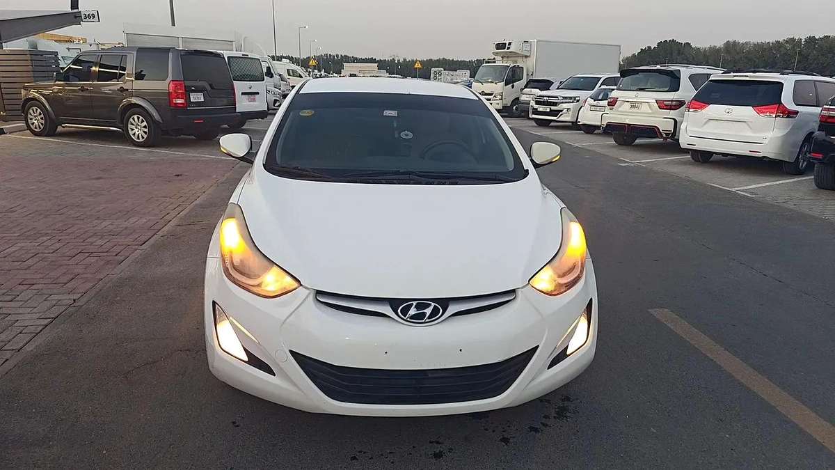 Hyundai Elantra GLS 2015 GCC Specs - Well Maintained-14-14