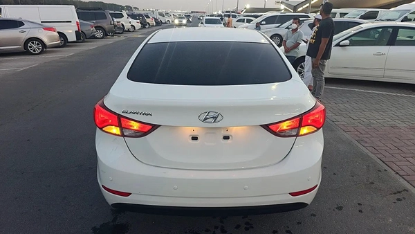 Hyundai Elantra GLS 2015 GCC Specs - Well Maintained