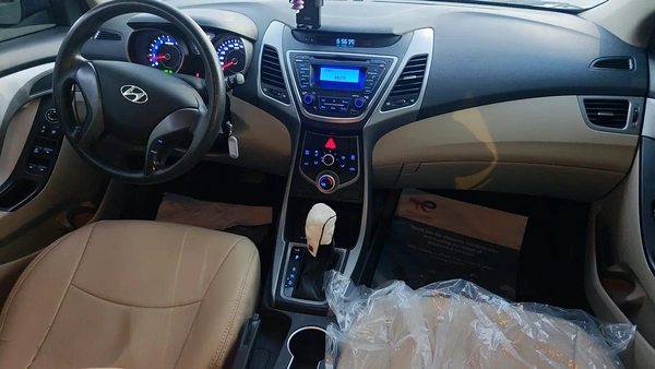 Hyundai Elantra GLS 2015 GCC Specs - Well Maintained