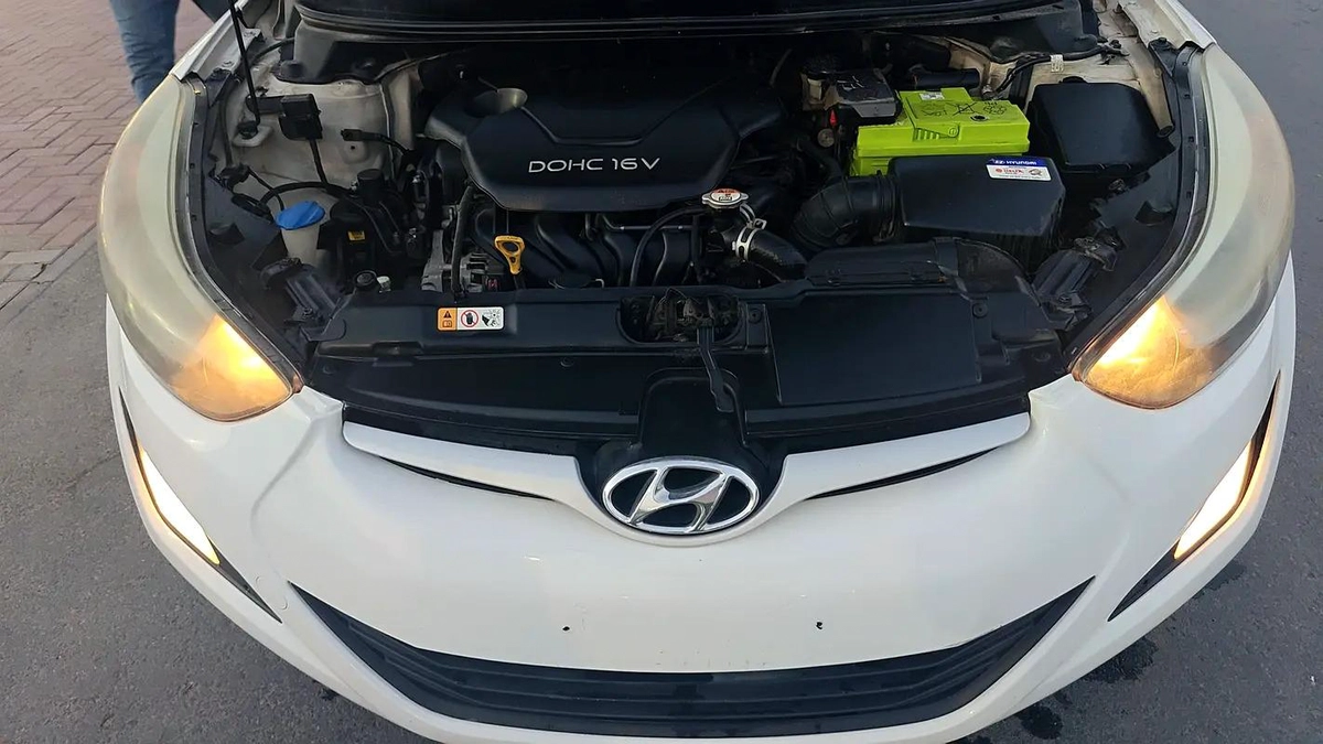 Hyundai Elantra GLS 2015 GCC Specs - Well Maintained-11-11