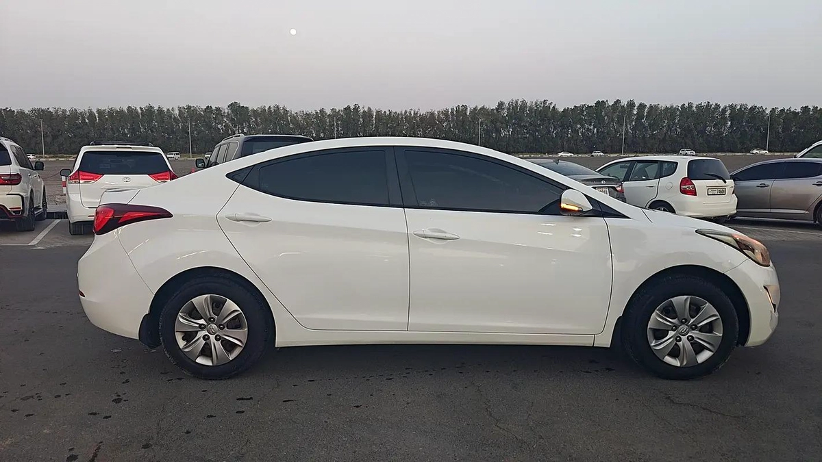Hyundai Elantra GLS 2015 GCC Specs - Well Maintained-18-18