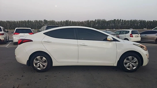 Hyundai Elantra GLS 2015 GCC Specs - Well Maintained