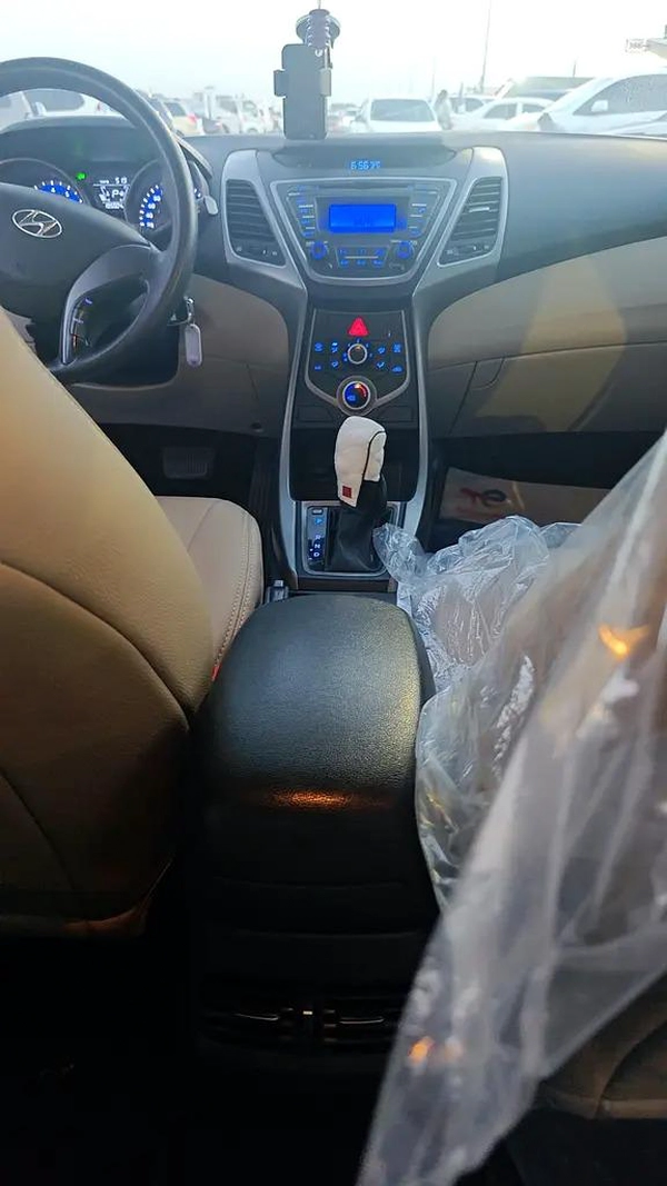 Hyundai Elantra GLS 2015 GCC Specs - Well Maintained