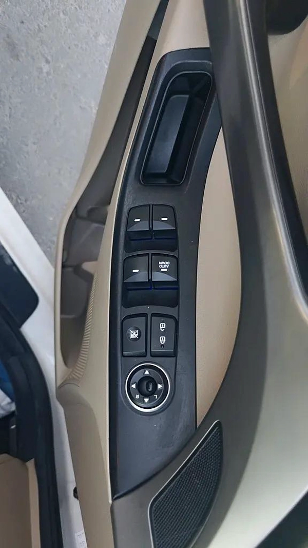 Hyundai Elantra GLS 2015 GCC Specs - Well Maintained