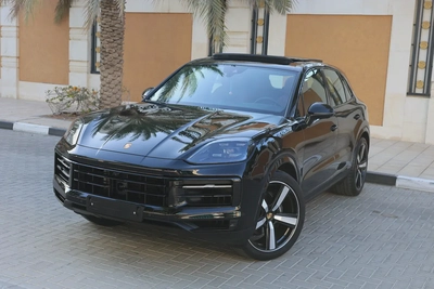 Porsche Cayenne  2024-62000KM-GCC SPECS-5 YEAR  WARRANTY AND  SERVICE CONTRACT  OR 2029-0