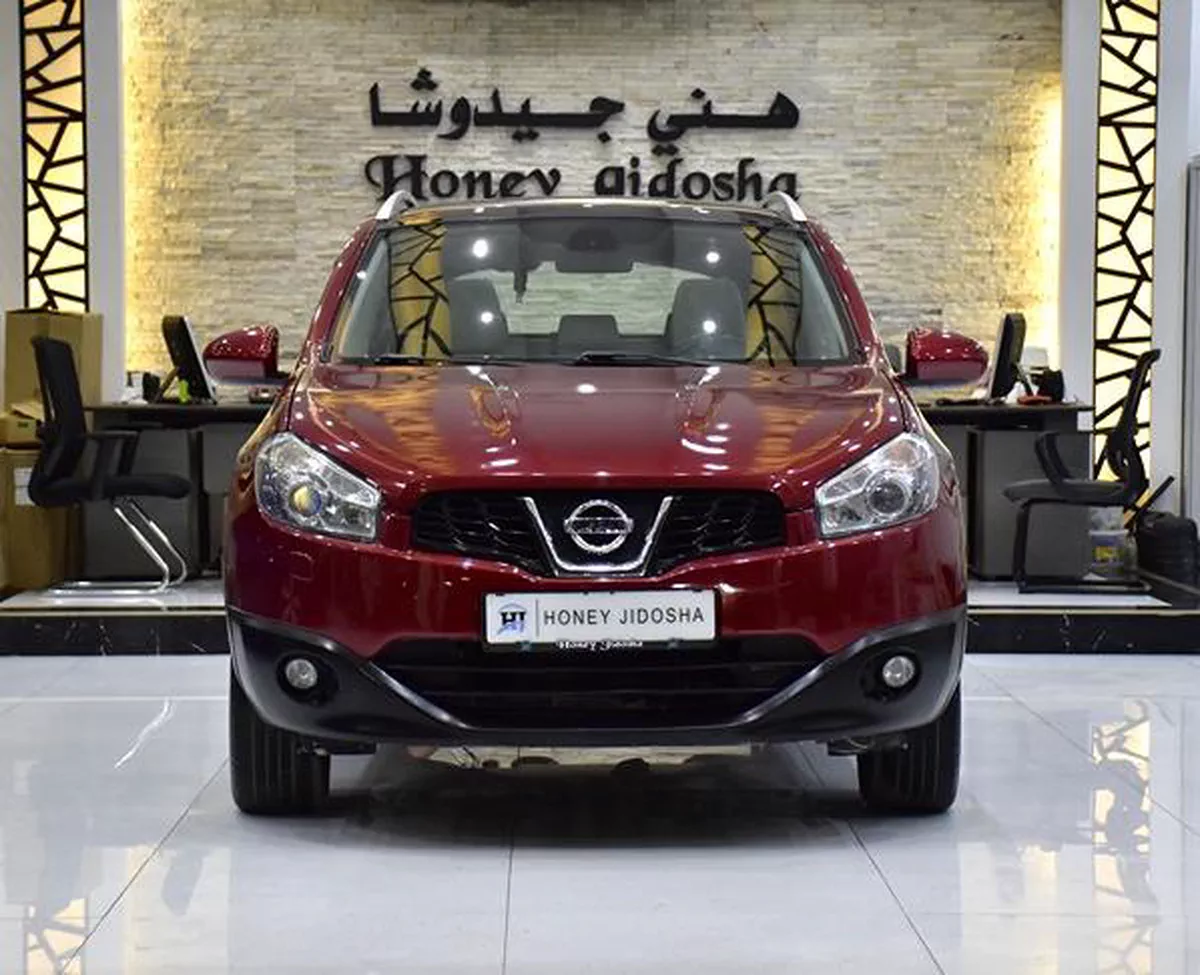 Nissan Qashqai LE AWD ( 2013 Model ) in Red Color GCC Specs