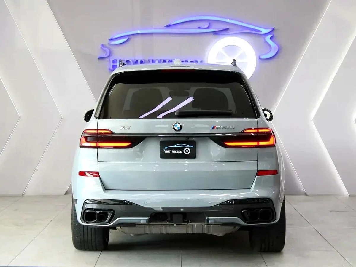 2024 - BMW X7 M60i - V8 | 7 seater with warranty-15-15