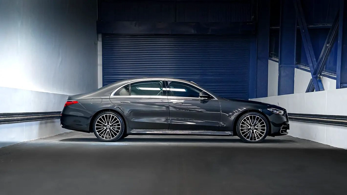 Mercedes-Benz S-Class S 500-8-8