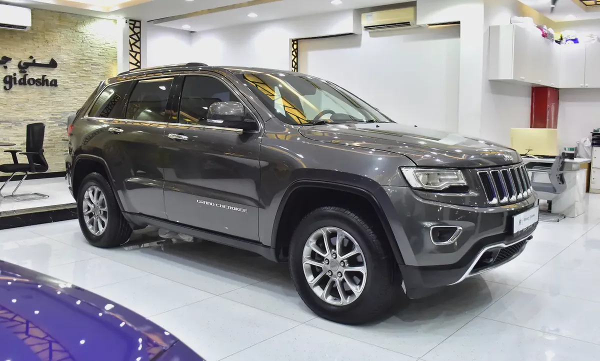 EXCELLENT DEAL for our Jeep Grand Cherokee Limited 4x4 ( 2015 Model ) in Grey Color GCC Specs-2-2