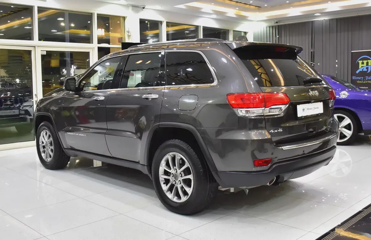 EXCELLENT DEAL for our Jeep Grand Cherokee Limited 4x4 ( 2015 Model ) in Grey Color GCC Specs-6-6