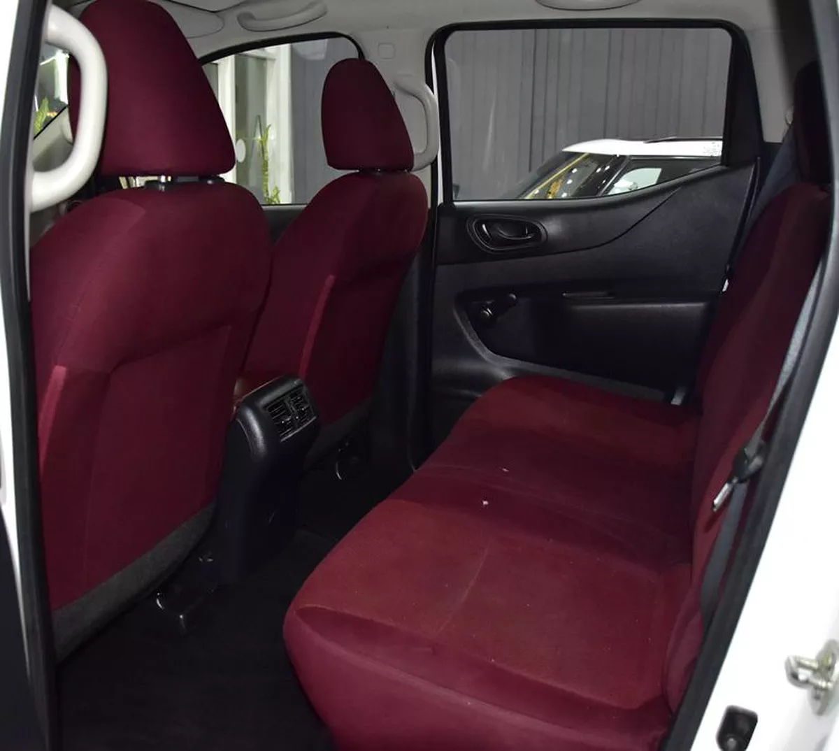 Nissan Navara SE ( 2020 Model ) in White...-2-2
