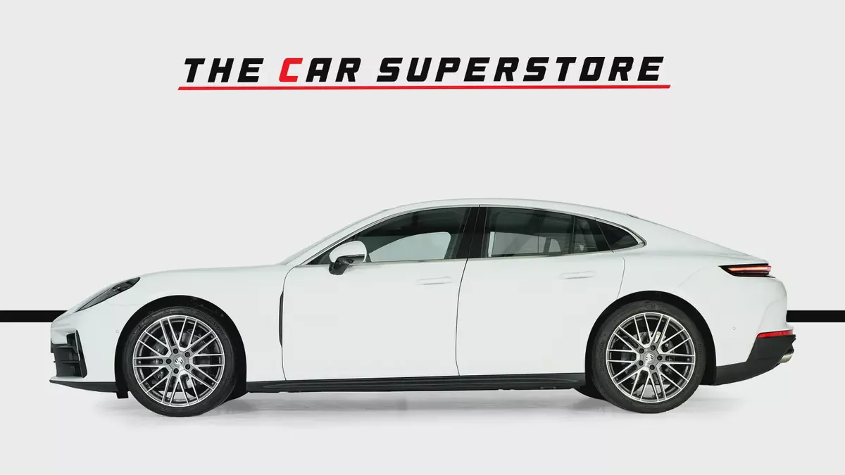 Porsche Panamera-GCC-1 Owner-Just been serviced in porsche-porsche warranty valid till 9-2028-4-4