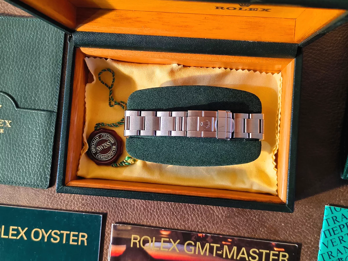 Rolex GMT-Master II 16710 Pepsi | 2003 | Box Set — AED 48,000-4-4