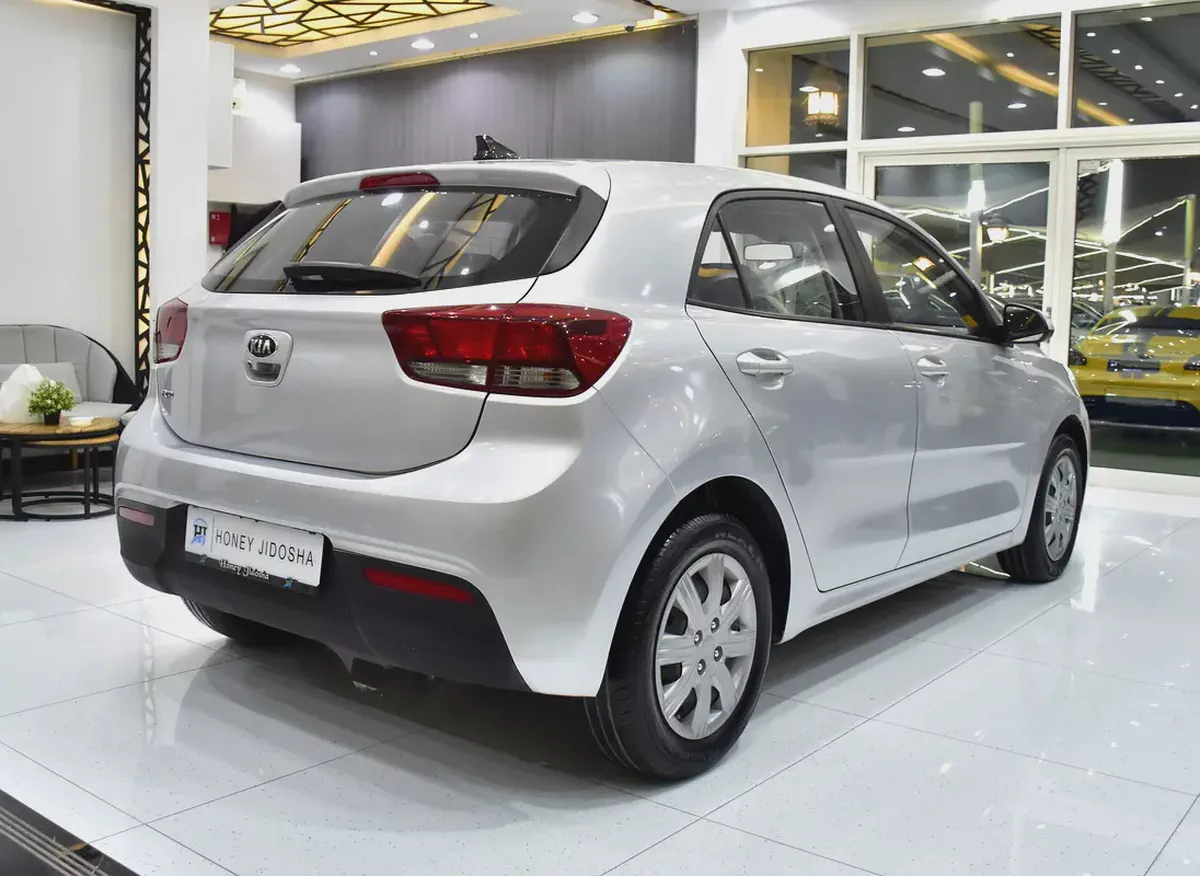 AED 575 EMi at 0% DP | KIA Rio ( 2021 Model ) in Silver Color GCC Specs-5-5
