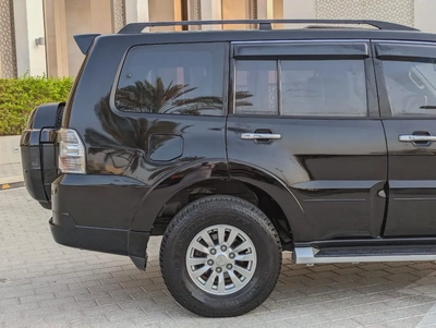 MITSUBISHI PAJERO 2015 GLS TOP FULL OPTION GCC V6 3.5L IN EXCELLENT CONDITION-12
