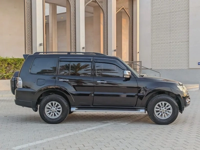 MITSUBISHI PAJERO 2015 GLS TOP FULL OPTION GCC V6 3.5L IN EXCELLENT CONDITION-16