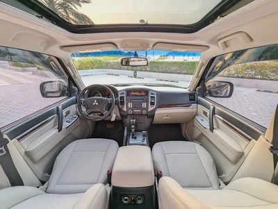 MITSUBISHI PAJERO 2015 GLS TOP FULL OPTION GCC V6 3.5L IN EXCELLENT CONDITION-2