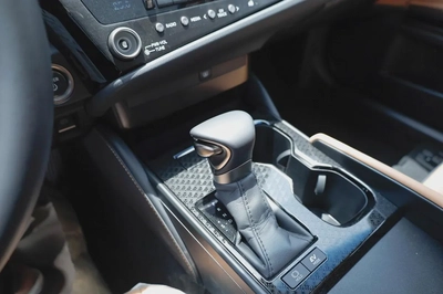 LEXUS ES300H 2.5L GCC 2025 0 KM-8