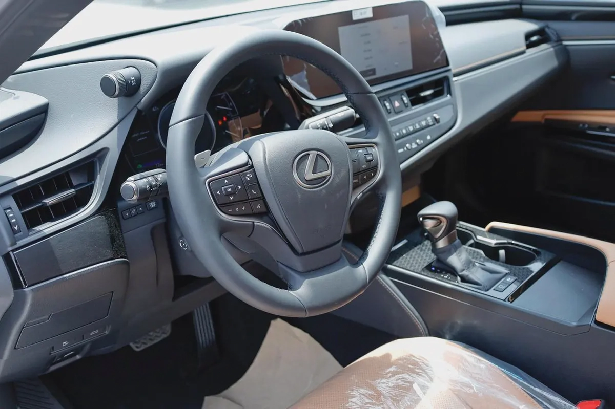 LEXUS ES300H 2.5L GCC 2025 0 KM-5-5
