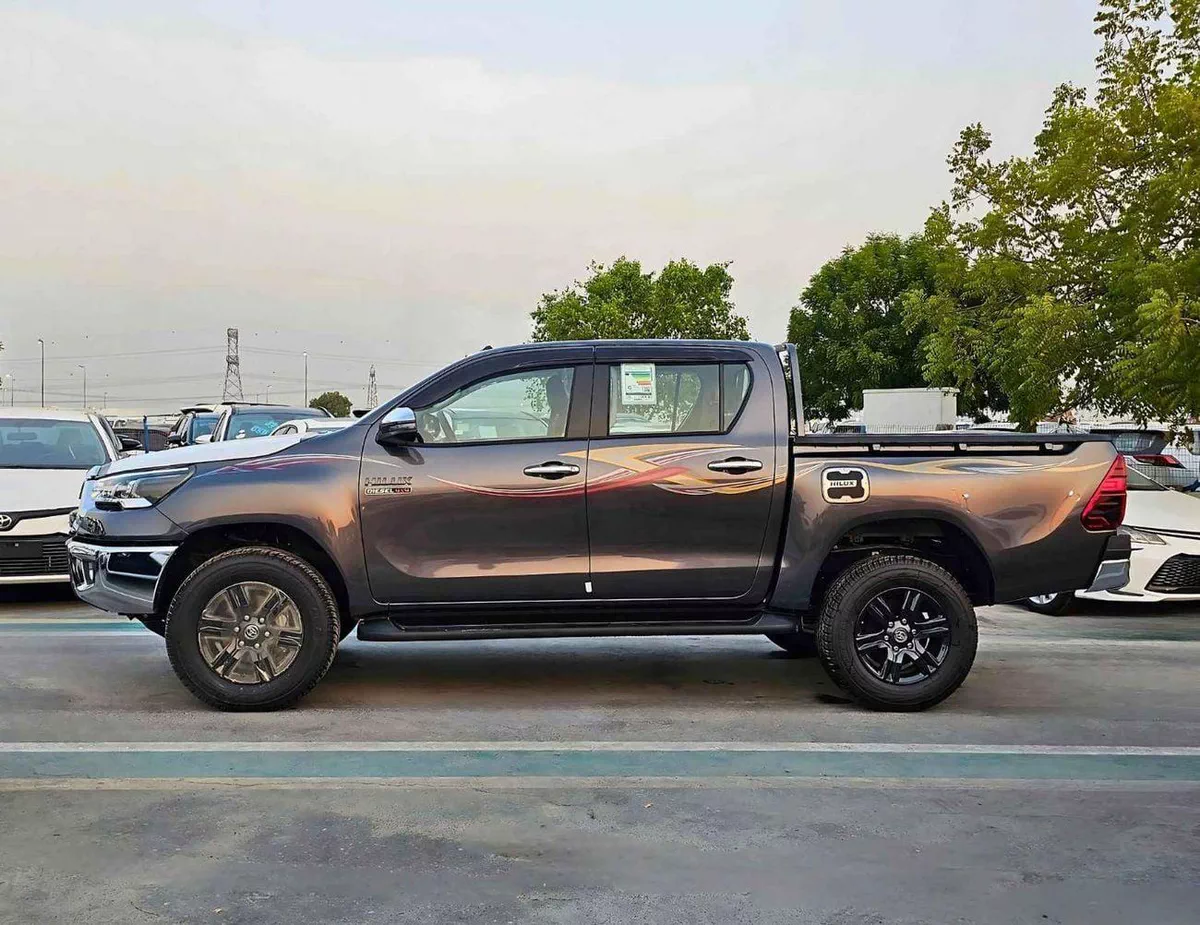 Toyota Hilux SGLX SR5 WIDE BODY / DOUBLE CABIN / 2.4L DIESEL A/T 4WD / BLIND SPOT / OVER FENDER / DIFF LOCK (CODE#HDAH-3-0