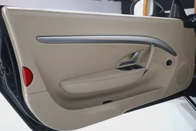 Maserati GranCabrio Sport 2015 | GCC Specs | Low Mileage 20000KM-PRISTINE CONDITION-9