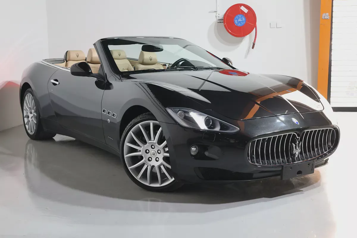 Maserati GranCabrio Sport 2015 | GCC Specs | Low Mileage 20000KM-PRISTINE CONDITION-2-2