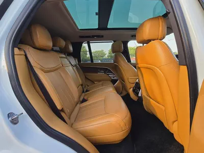 2023 Range Rover P400 SE | GCC Specs | FSH | Pristine Condition | Under warranty 2 years-17
