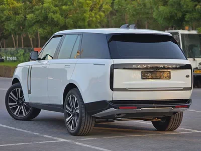 2023 Range Rover P400 SE | GCC Specs | FSH | Pristine Condition | Under warranty 2 years-4