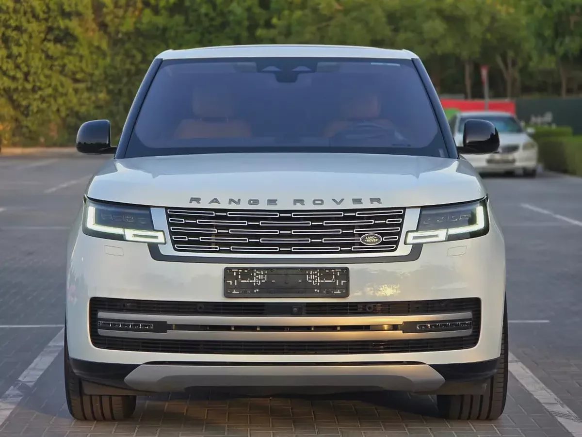 2023 Range Rover P400 SE | GCC Specs | FSH | Pristine Condition | Under warranty 2 years-1-1