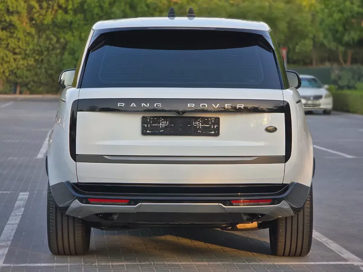 2023 Range Rover P400 SE | GCC Specs | FSH | Pristine Condition | Under warranty 2 years-5-5