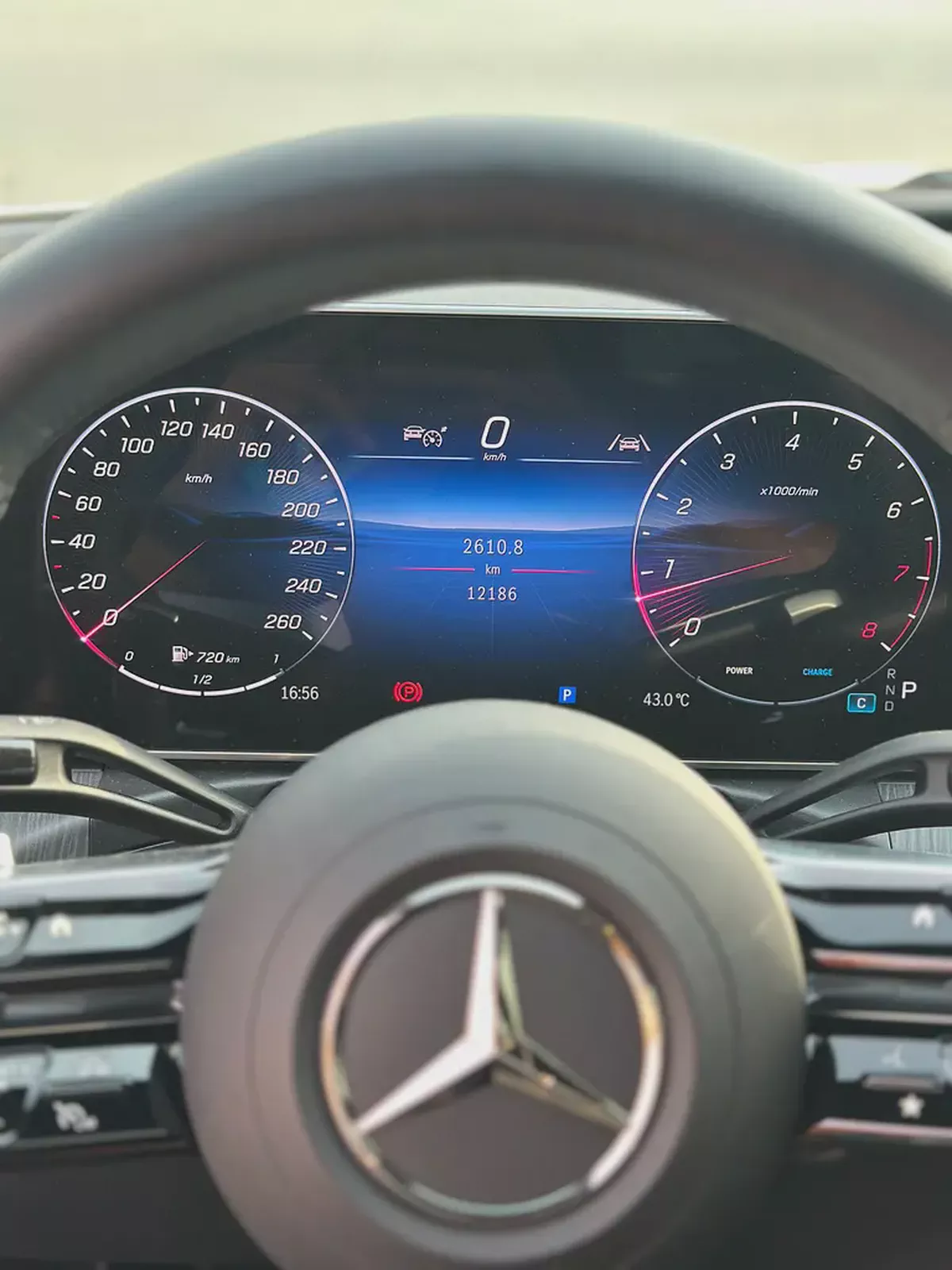 2025 Mercedes‑Benz C200L | 12,000 km | Excellent Condition-9-9