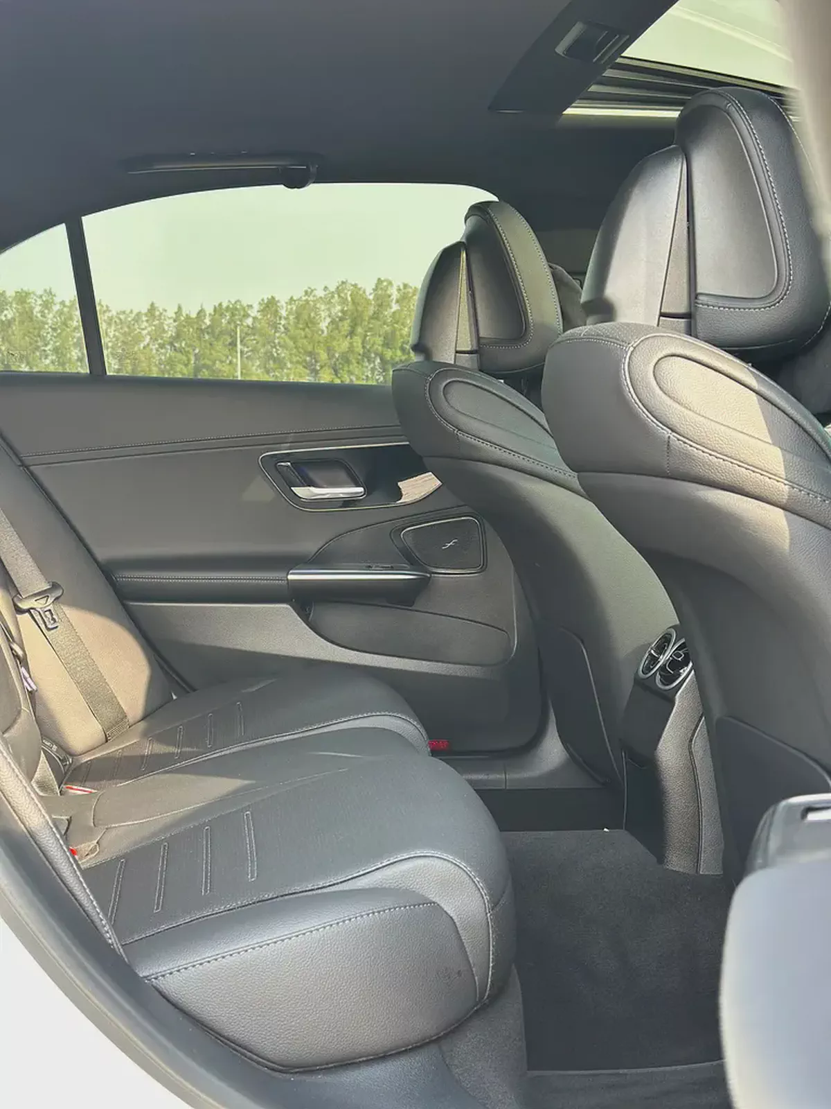 2025 Mercedes‑Benz C200L | 12,000 km | Excellent Condition-16-16