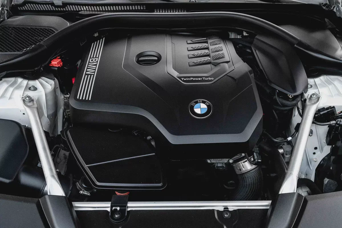 2,644 P.M |  520i M-Sport | 0% Downpayment | BMW WARRANTY+SERVICE | IMMACULATE!-13-13