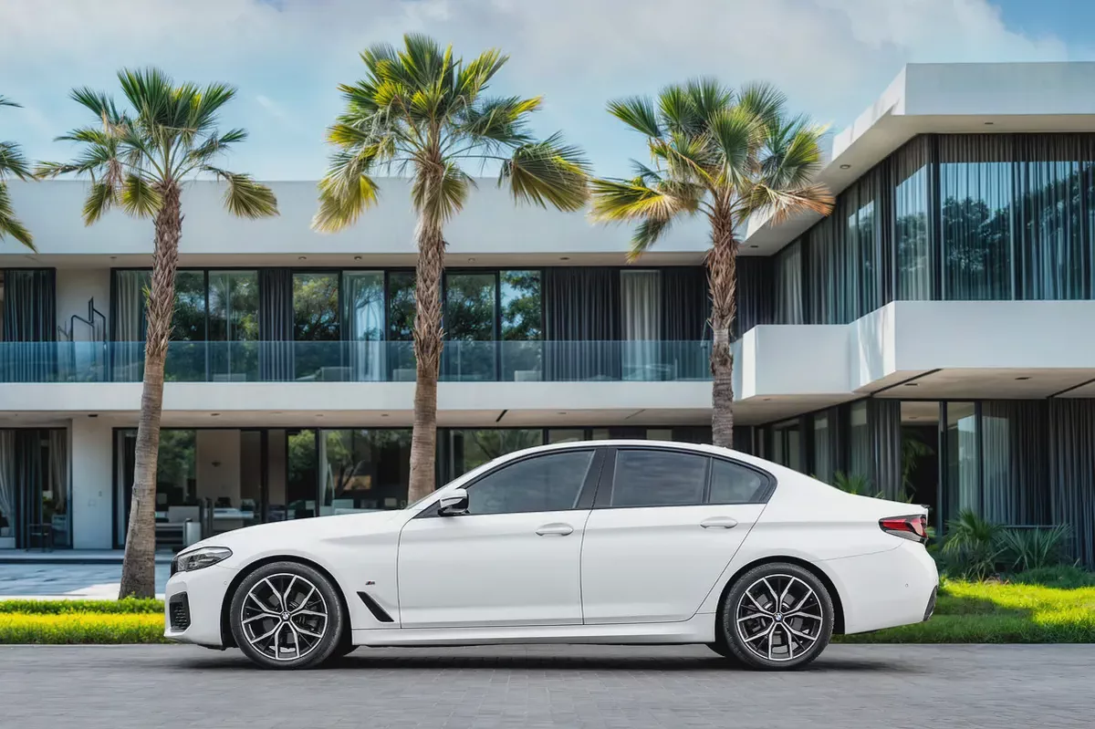 2,644 P.M |  520i M-Sport | 0% Downpayment | BMW WARRANTY+SERVICE | IMMACULATE!-1-1