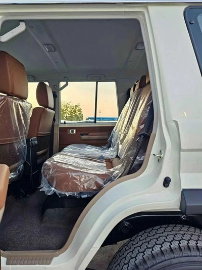 Toyota Land Cruiser 70 LX LC76 | LEATHER SEATS | DVD+CAMERA | DIFF LOCKS | 5 DOORS (CODE#H76PAF)-3