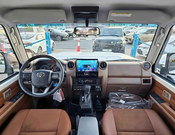 Toyota Land Cruiser 70 LX LC76 | LEATHER SEATS | DVD+CAMERA | DIFF LOCKS | 5 DOORS (CODE#H76PAF)