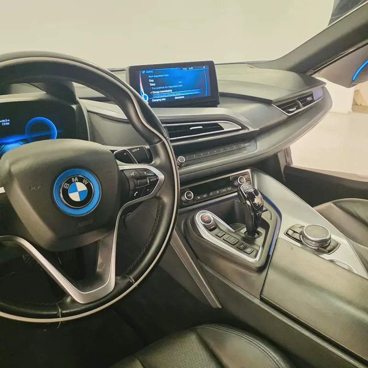 AED 4957 PM | BMW i8 2014 | PRISTINE CONDITION | COLLECTORS CAR | 1 YEAR WARRANTY-10-10