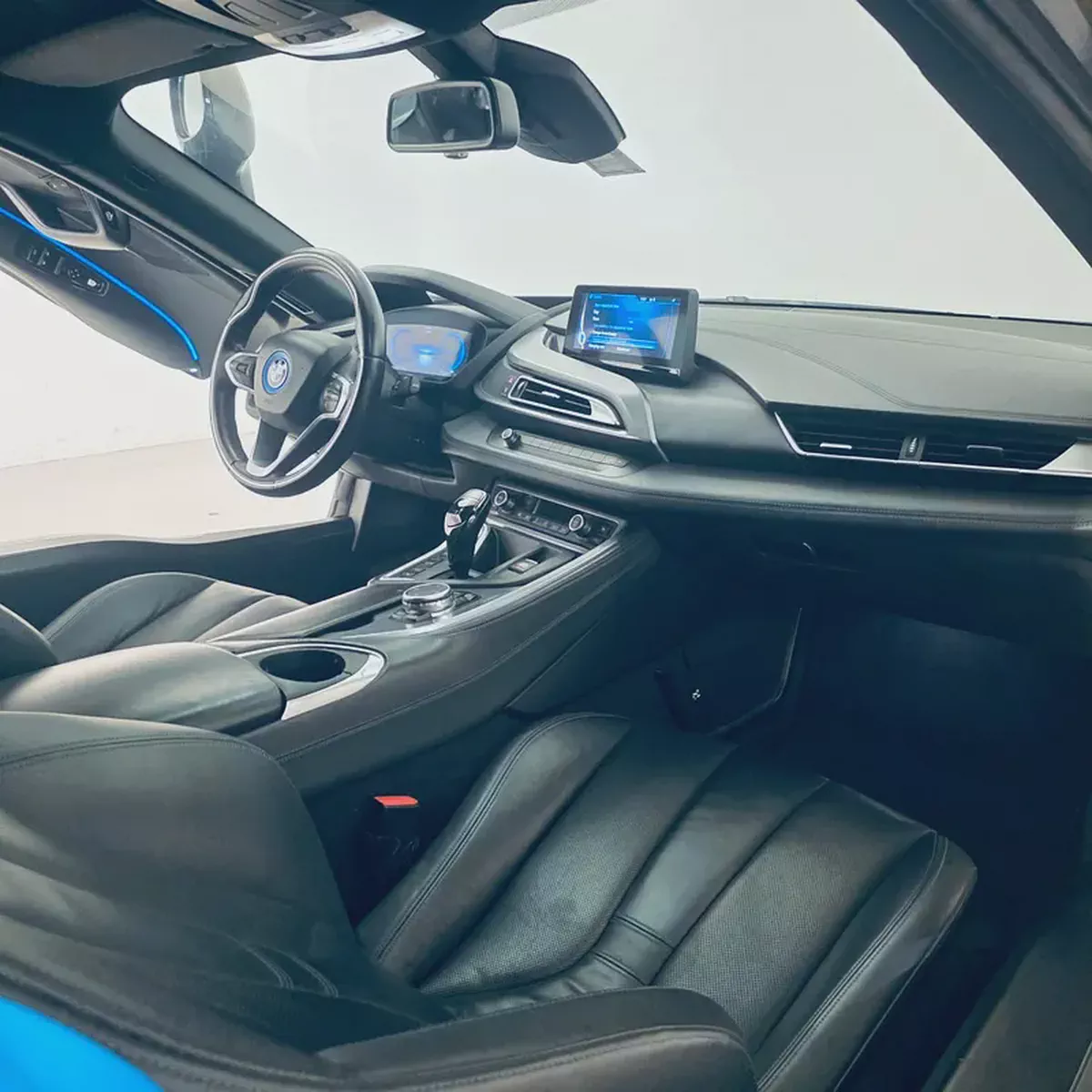 AED 4957 PM | BMW i8 2014 | PRISTINE CONDITION | COLLECTORS CAR | 1 YEAR WARRANTY-13-13