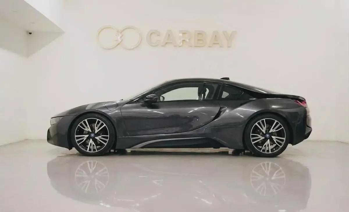 AED 4957 PM | BMW i8 2014 | PRISTINE CONDITION | COLLECTORS CAR | 1 YEAR WARRANTY-3-3