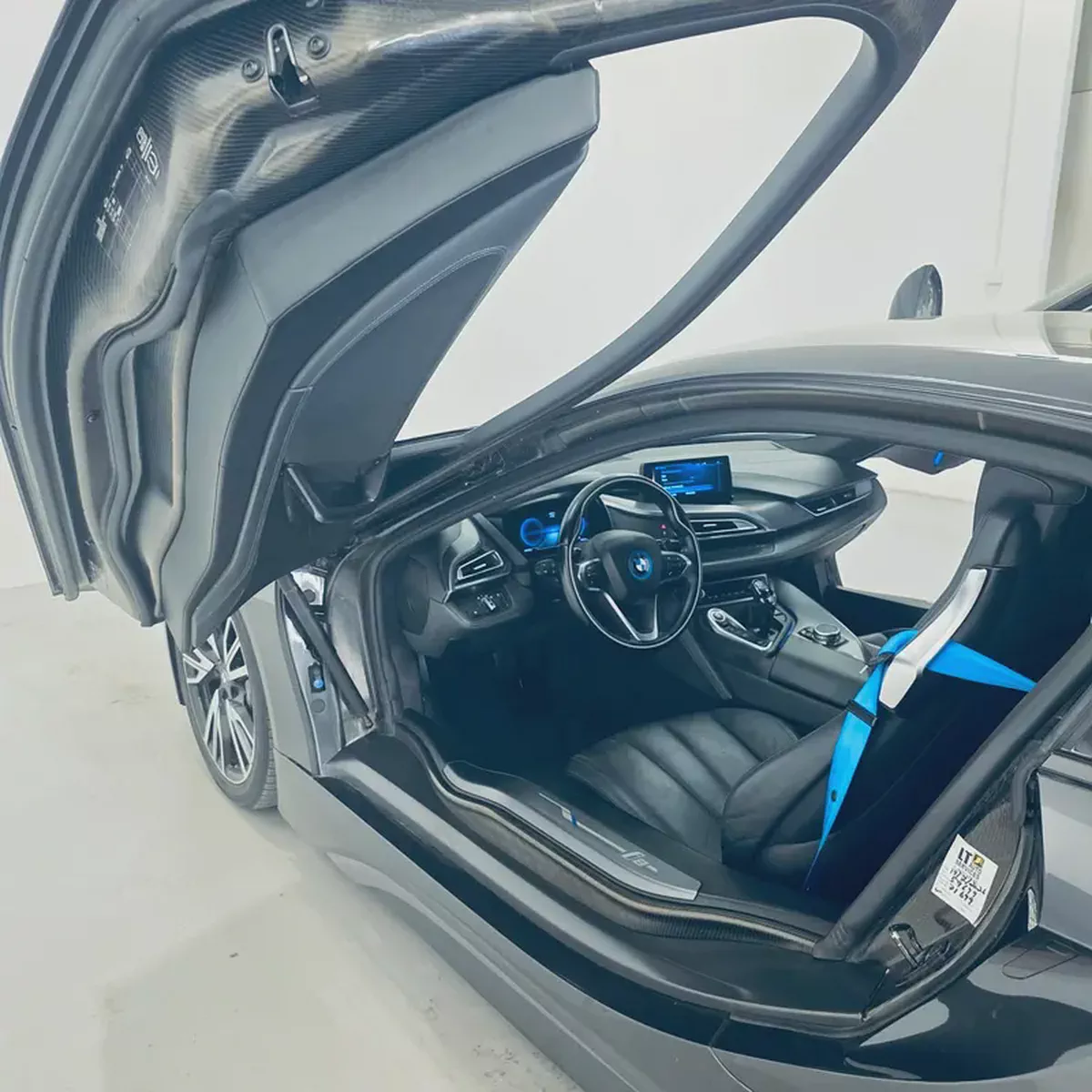 AED 4957 PM | BMW i8 2014 | PRISTINE CONDITION | COLLECTORS CAR | 1 YEAR WARRANTY-7-7