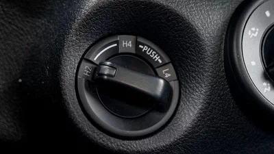Toyota Hilux DLX HILUX 2.4L MT P.WINDO DIESEL 2026-15