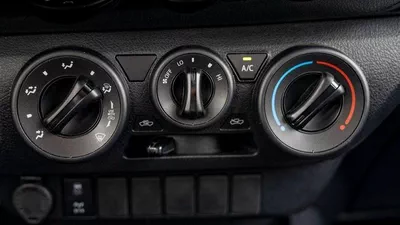 Toyota Hilux DLX HILUX 2.4L MT P.WINDO DIESEL 2026-17