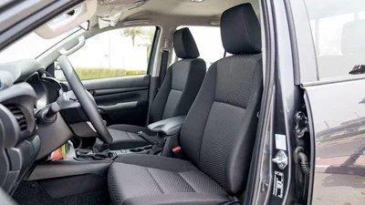 Toyota Hilux DLX HILUX 2.4L MT P.WINDO DIESEL 2026-21