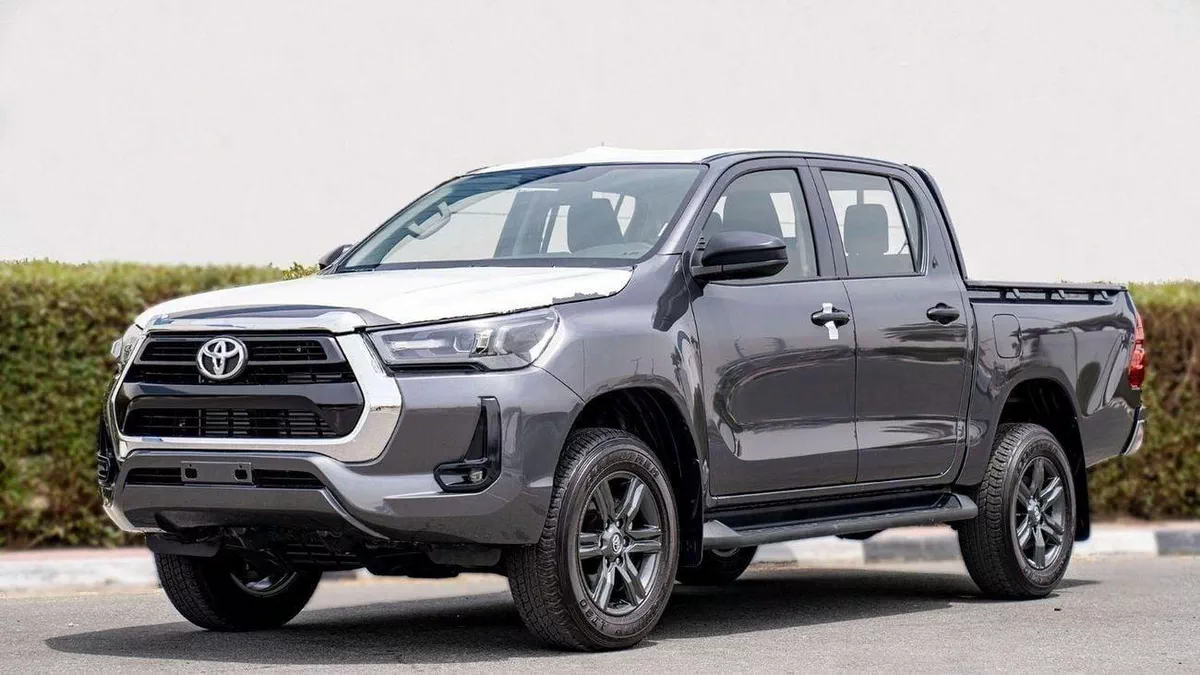 Toyota Hilux DLX HILUX 2.4L MT P.WINDO DIESEL 2026