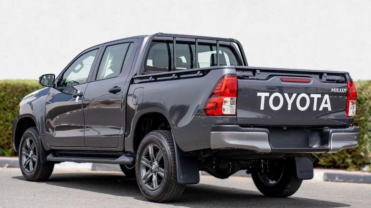 Toyota Hilux DLX HILUX 2.4L MT P.WINDO DIESEL 2026-7-0
