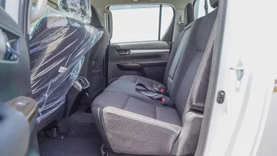 Toyota Hilux Double Cab DLS 2026 GCC Specs-11