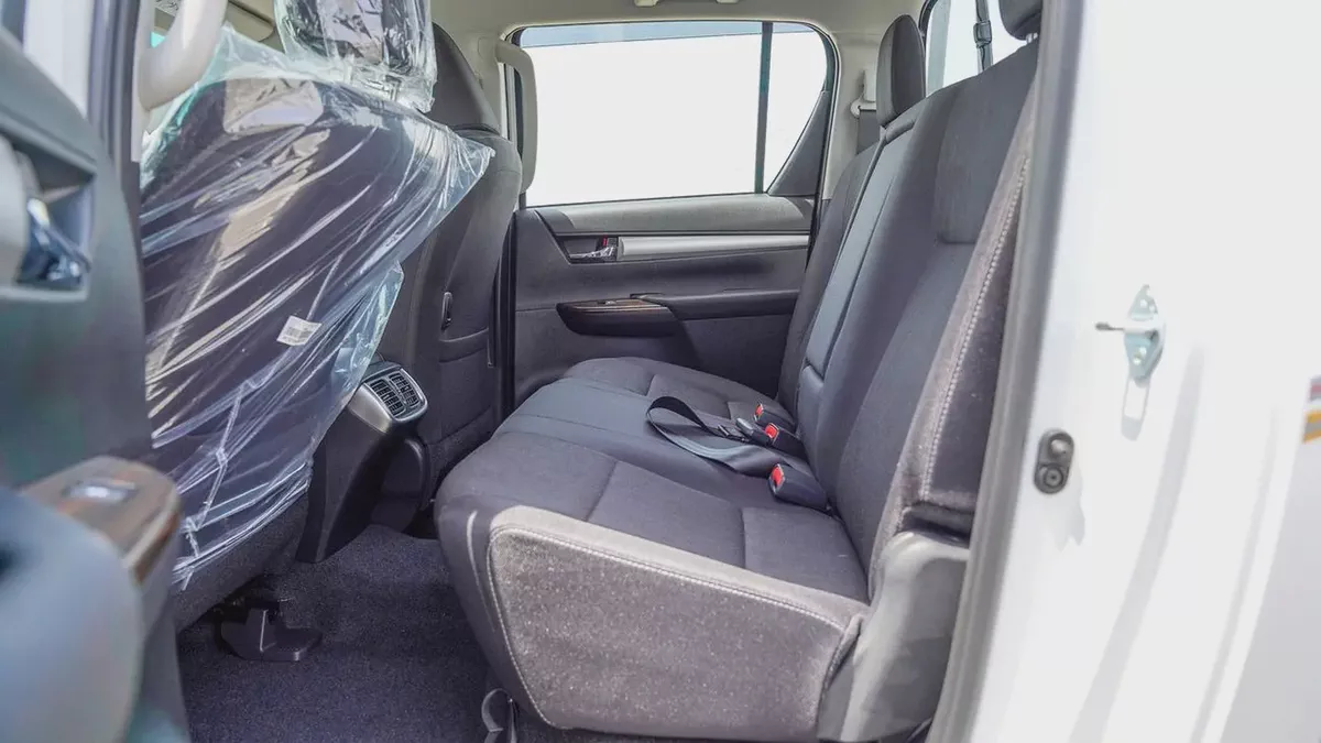Toyota Hilux Double Cab DLS 2026 GCC Specs-11-11