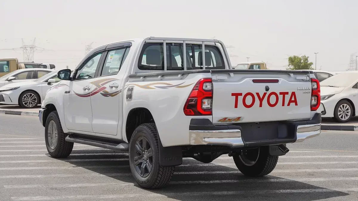 Toyota Hilux Double Cab DLS 2026 GCC Specs-4-4