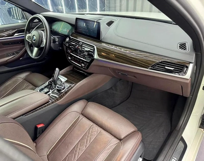 BMW 5 Series M550i xDrive 2019 | One Owner | GCC specs | AGMC Full Service history-6